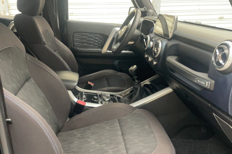 北京BJ40 2018款 2.0T 手动柴油四驱尊贵版中控内饰7004