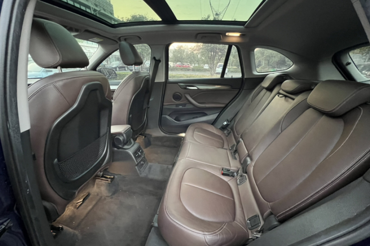 宝马X1 2018款 sDrive18Li 尊享型中控内饰7004