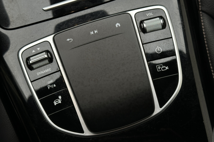 奔驰EQC 2022款 EQC 350 4MATIC中控内饰7008