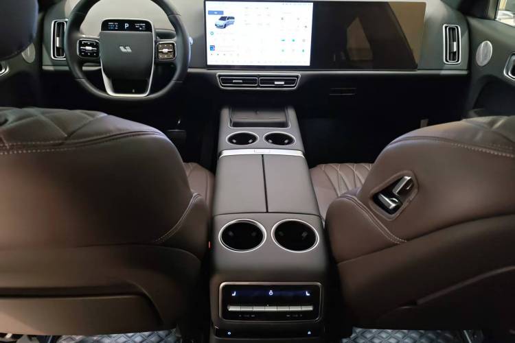 理想汽车 理想L9 2023款 Pro中控内饰7002