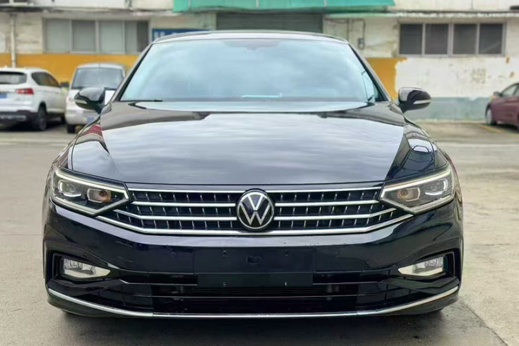 大众 迈腾 2023款 200万辆纪念版 330TSI DSG领先型车身外观6001