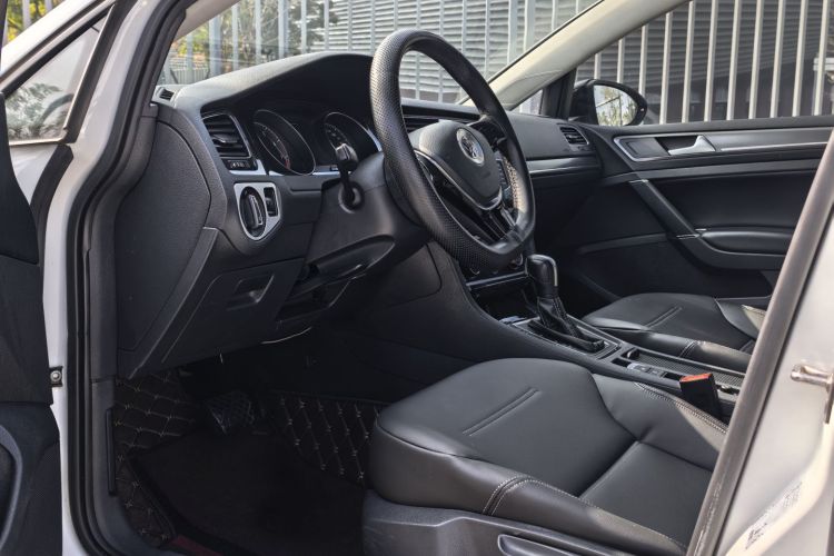 大众 高尔夫 2017款 230TSI 自动舒适百万辆纪念版中控内饰7002