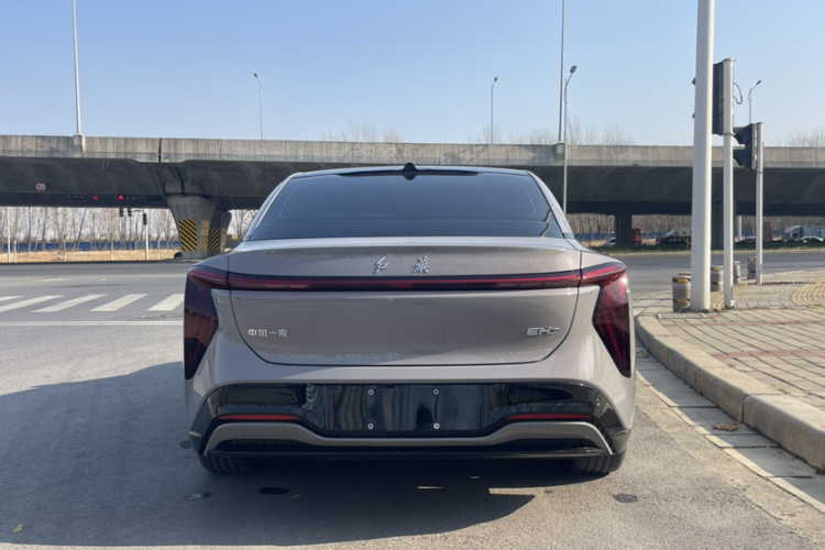 红旗EH7 2025款 640 四驱 智选版车身外观6005