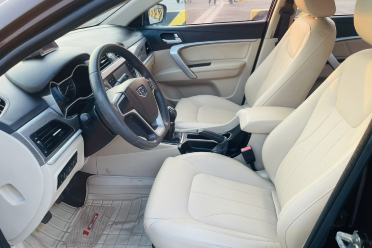 吉利汽车 帝豪 2017款 三厢百万款 1.5L 手动豪华型中控内饰7003