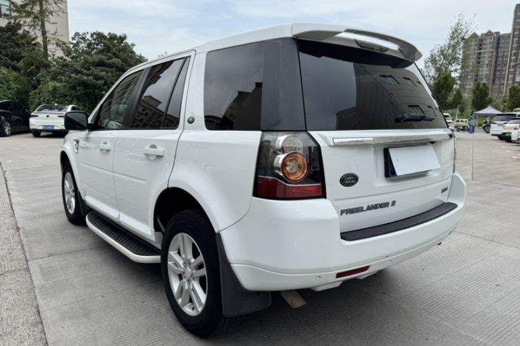 路虎 神行者2 2013款 2.2T SD4 SE柴油版车身外观6006