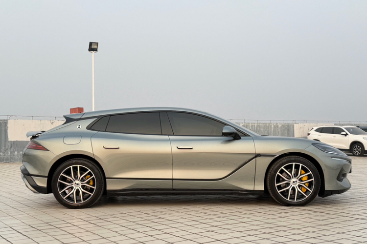 腾势Z9GT 2024款 1100四驱Max版车身外观6005