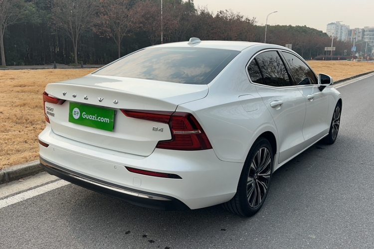 沃尔沃S60 2023款 B4 智远豪华版车身外观6007