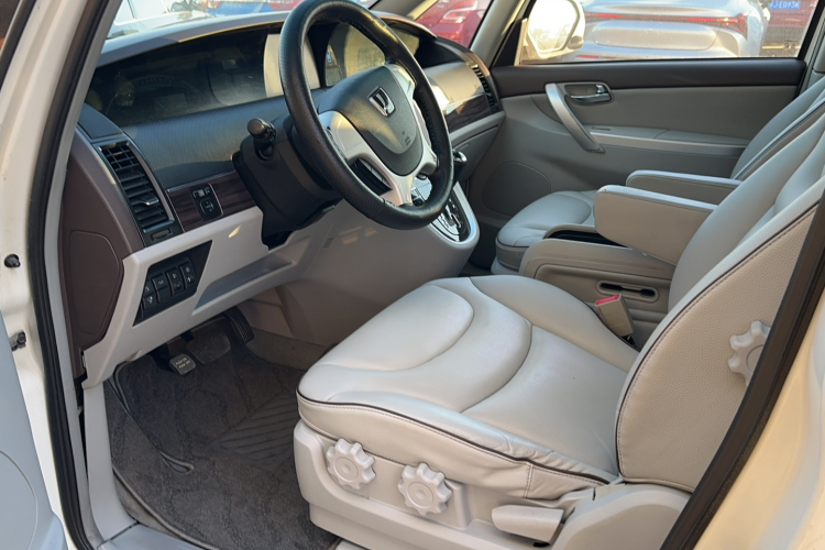 纳智捷 大7 MPV 2016款 2.0T 豪华型中控内饰7001