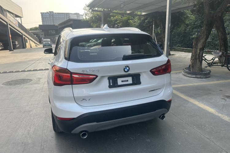 宝马X1 2019款 sDrive20Li 领先型车身外观6008