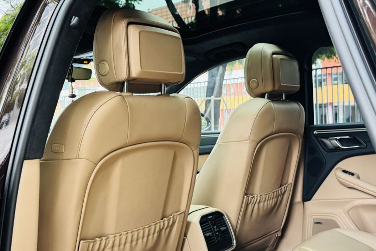 保时捷 2022款 Macan 2.0T中控内饰7012