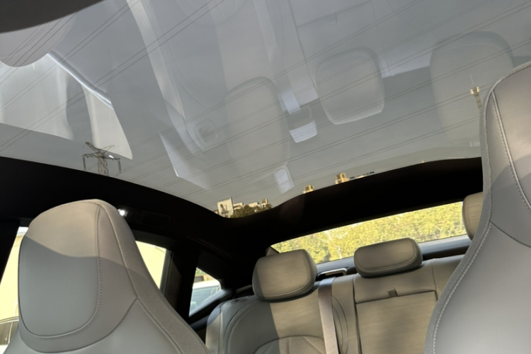 蔚来ET5 2025款 100kWh中控内饰7006