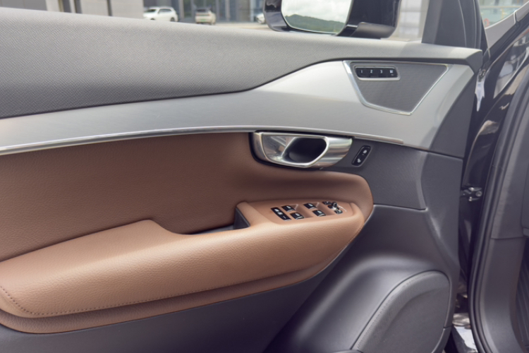 沃尔沃XC90 2018款 T6 智逸版 7座中控内饰7005