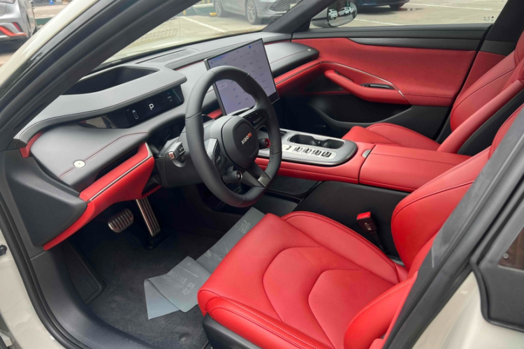 小米汽车 小米SU7 2024款 四驱超长续航高阶智驾Max版中控内饰7006