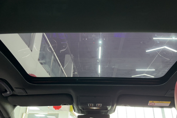 捷豹XEL 2024款 2.0T 250PS R-DYNAMIC S耀黑运动版局部细节22