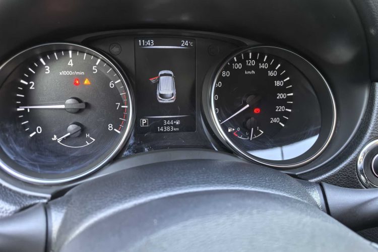 日产 逍客 2023款 经典 2.0L CVT XV舒适版中控内饰15