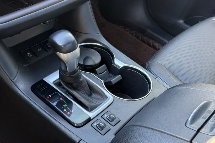 丰田 汉兰达 2015款 2.0T 四驱豪华版 7座局部细节18