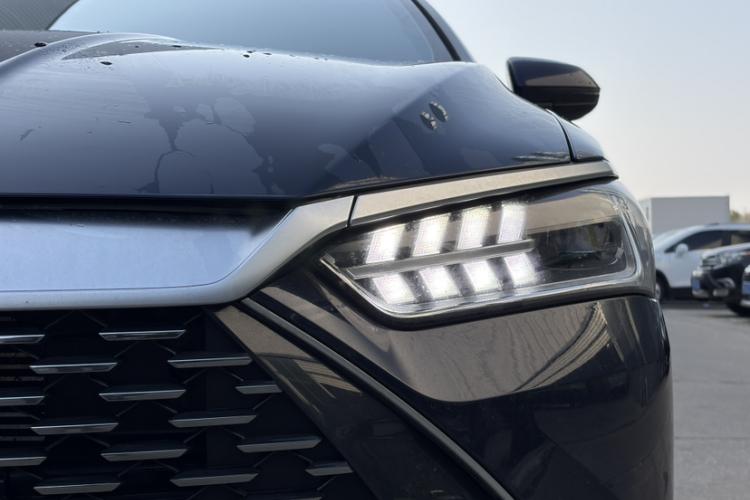 比亚迪 秦PLUS 2024款 荣耀版 DM-i 55KM领先型局部细节36