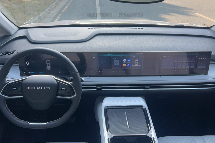 上汽大通MAXUS 大通G70 2024款 2.0T 自动旗舰版 7座局部细节16