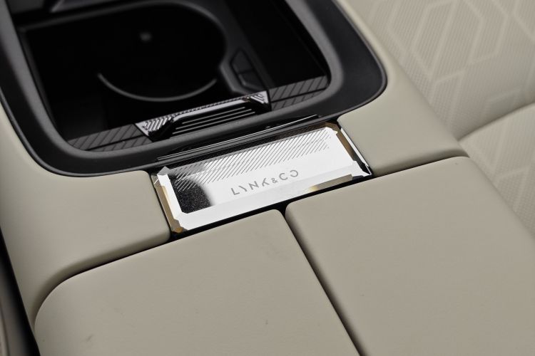 领克08 EM-P 2025款 245km 超长续航Halo中控内饰7011