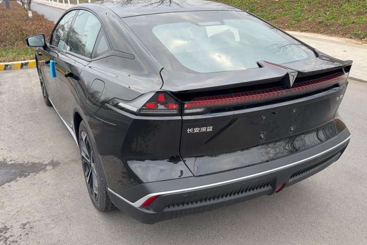 深蓝汽车 深蓝SL03 2025款 增程运动型车身外观6004