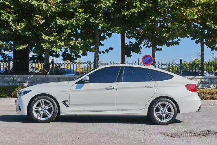 宝马3系GT 2019款 320i M运动套装车身外观6003