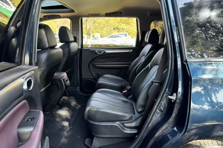 广汽传祺 传祺M6 2021款 270T DCT尊荣版（七座）中控内饰7006