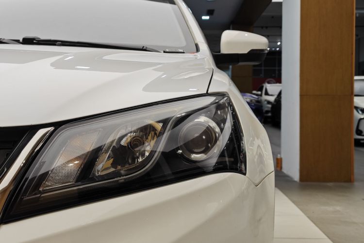 吉利汽车 帝豪 2017款 三厢百万款 1.5L 手动向上版车身外观6012