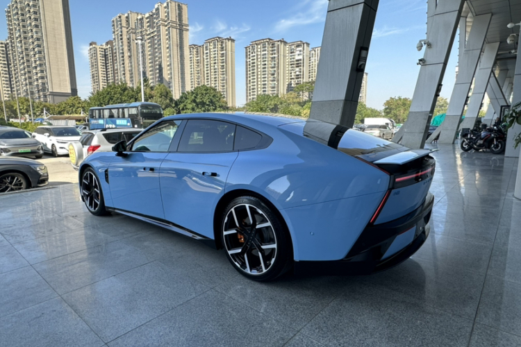 小鹏P7 2025款 702 长续航 Ultra车身外观6002