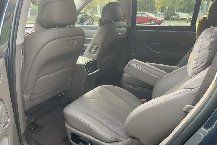 鸿蒙智行 问界M8 2025款 纯电 Max+ 六座长续航版中控内饰7002