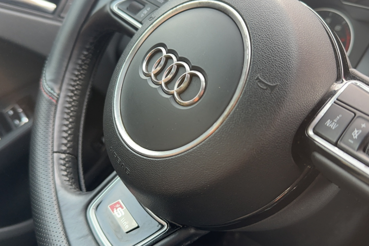 奥迪A4L 2013款 35 TFSI 自动舒适型局部细节9012