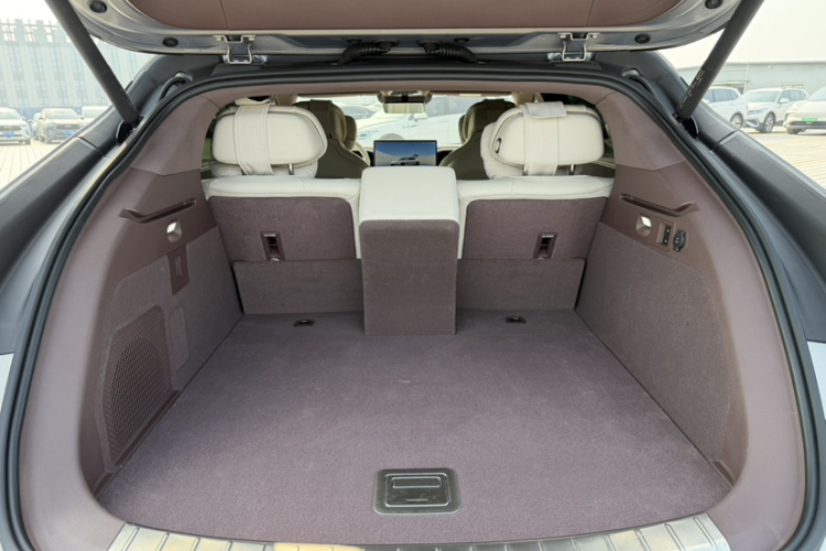 腾势Z9GT 2024款 1100四驱Max版局部细节23