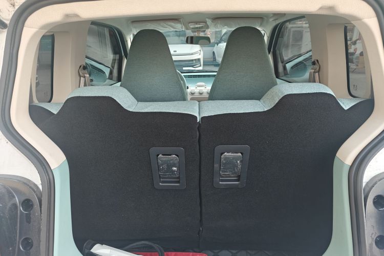 凌宝汽车 凌宝uni 2025款 微甜版 11.52kWh中控内饰7004