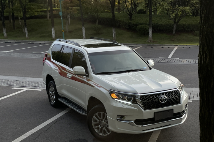 丰田 普拉多 2019款 3.5L 自动TX-L尊享版后挂备胎车身外观6010