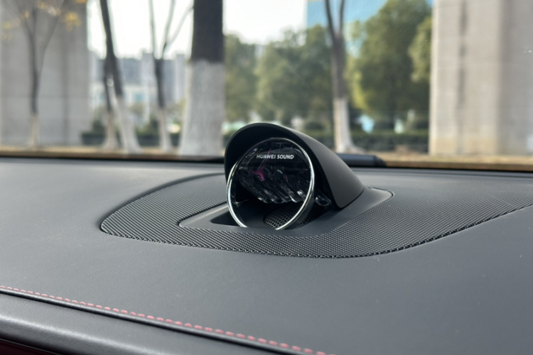 鸿蒙智行 智界S7 2025款 785km Ultra中控内饰7003