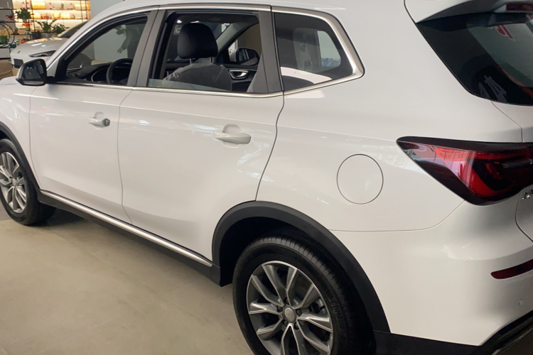 荣威RX5 2023款 PLUS 330TGI 自动领潮智惠版车身外观6005