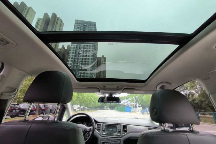 大众 高尔夫·嘉旅 2018款 230TSI 自动进取型局部细节22