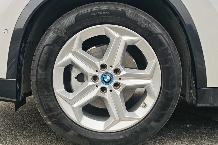 宝马iX1 2023款 eDrive25L X设计套装车身外观6007