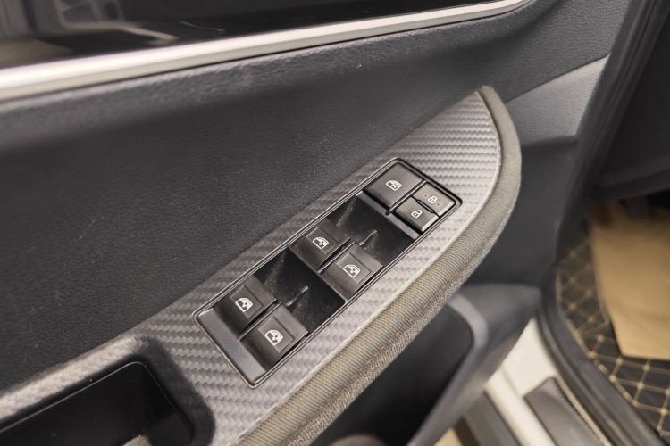 东风风行 风行T5 2020款 1.6L 手动舒适型 国VI中控内饰7004