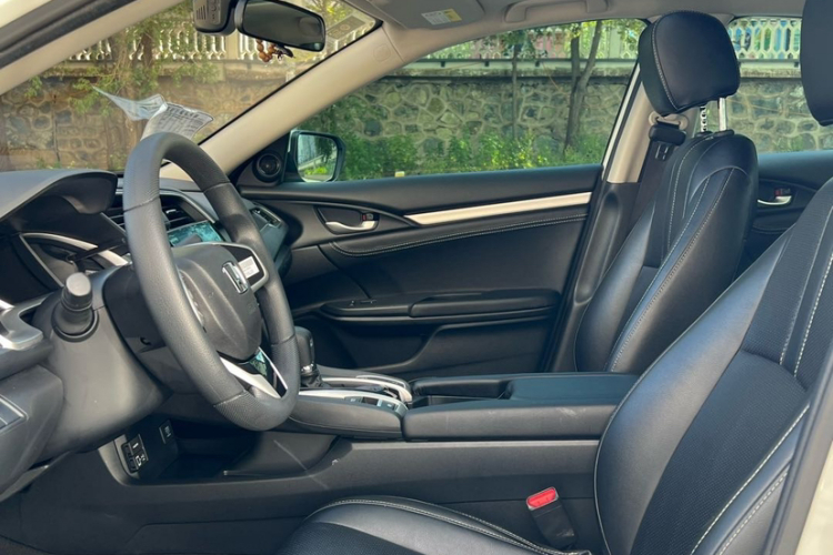 本田 思域 2016款 220TURBO CVT豪华版中控内饰7002