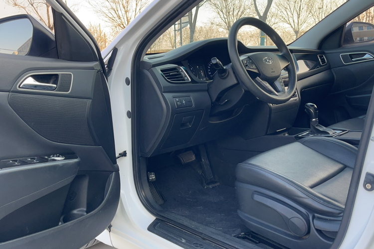 现代 名图 2016款 1.8L 自动智能型GLS中控内饰7002