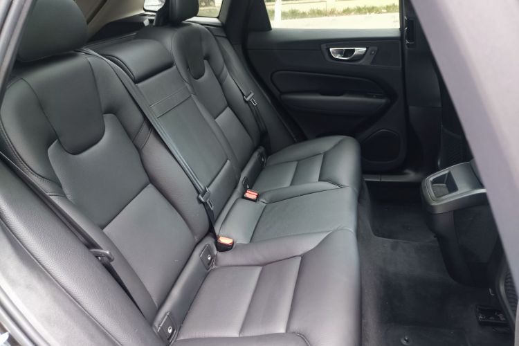 沃尔沃XC60 2019款 T5 四驱智逸版 国VI中控内饰7012