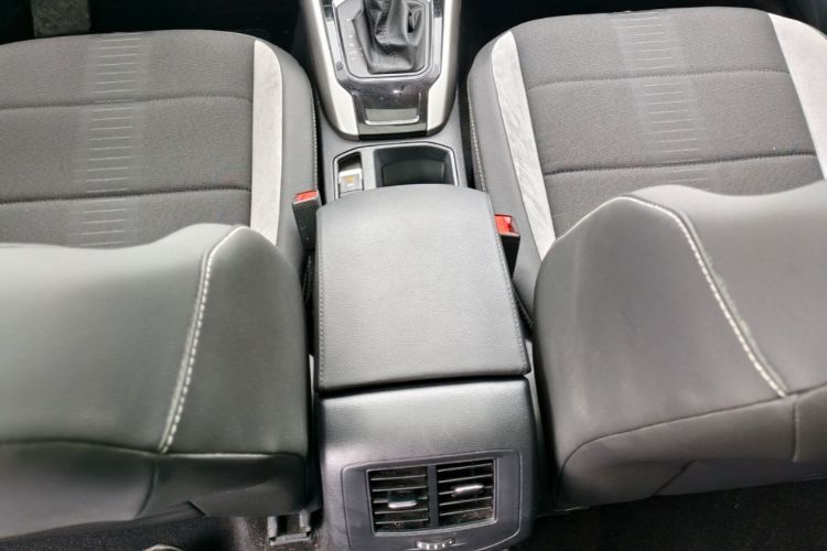 大众 T-ROC探歌 2022款 280TSI DSG两驱精英PLUS中控内饰7003