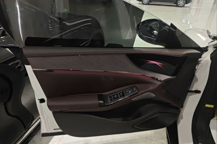 腾势Z9GT 2024款 1100四驱Max版中控内饰7004