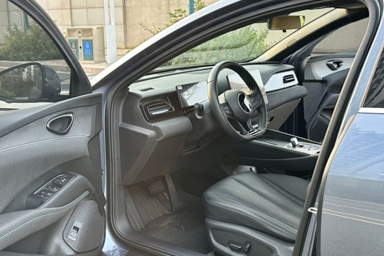 比亚迪 海豹06新能源 2024款 DM-i 120KM尊享型中控内饰7002