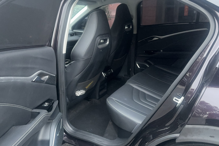 哪吒汽车 哪吒U 2021款 Pro 500 环球版中控内饰7002