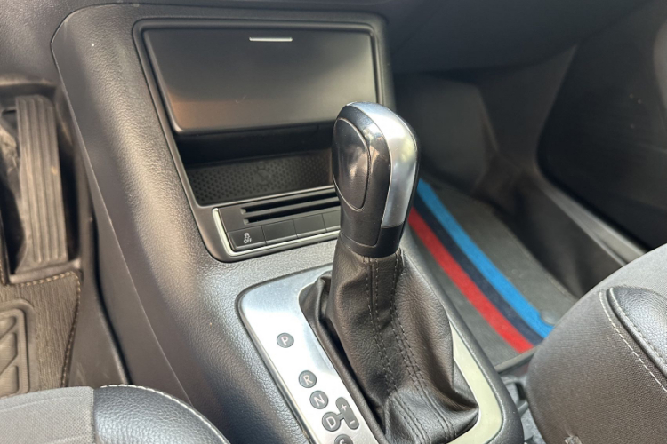 大众 途观 2016款 300TSI 自动两驱风尚版局部细节18