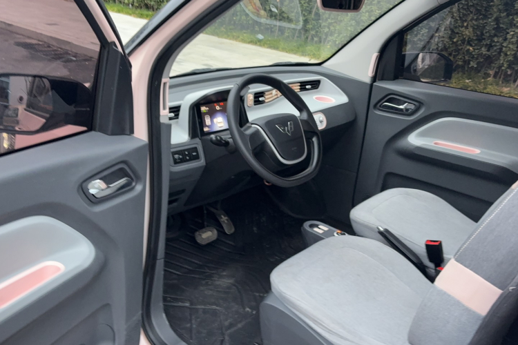 五菱汽车 宏光MINIEV 2021款 马卡龙时尚款 磷酸铁锂中控内饰7003