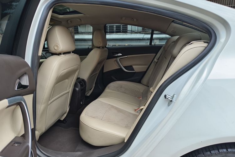 别克 君威 2015款 2.0L 领先时尚型中控内饰7002