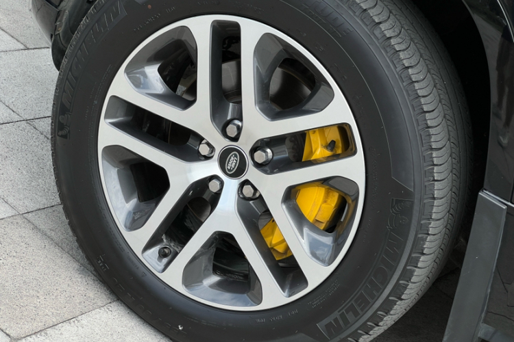 路虎卫士 2023款 90 3.0T P400 XS车身外观6006