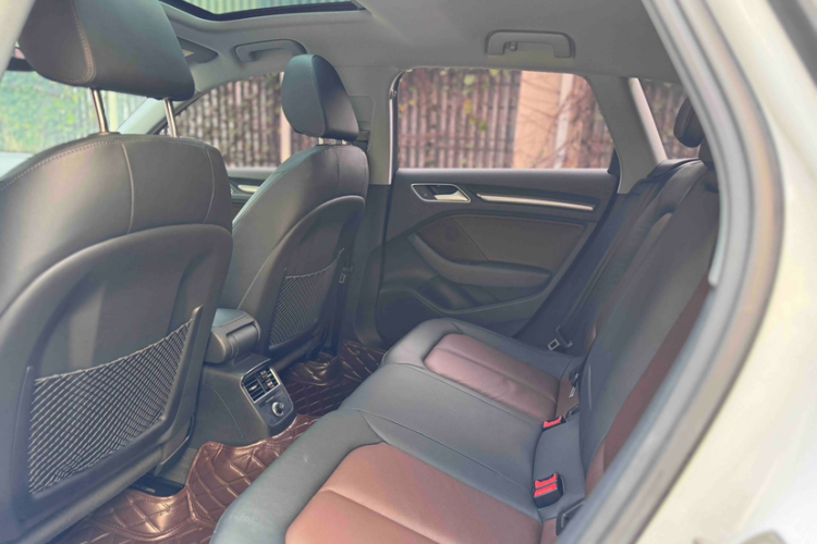 奥迪A3 2020款 Sportback 35 TFSI 风尚型 国VI中控内饰7003